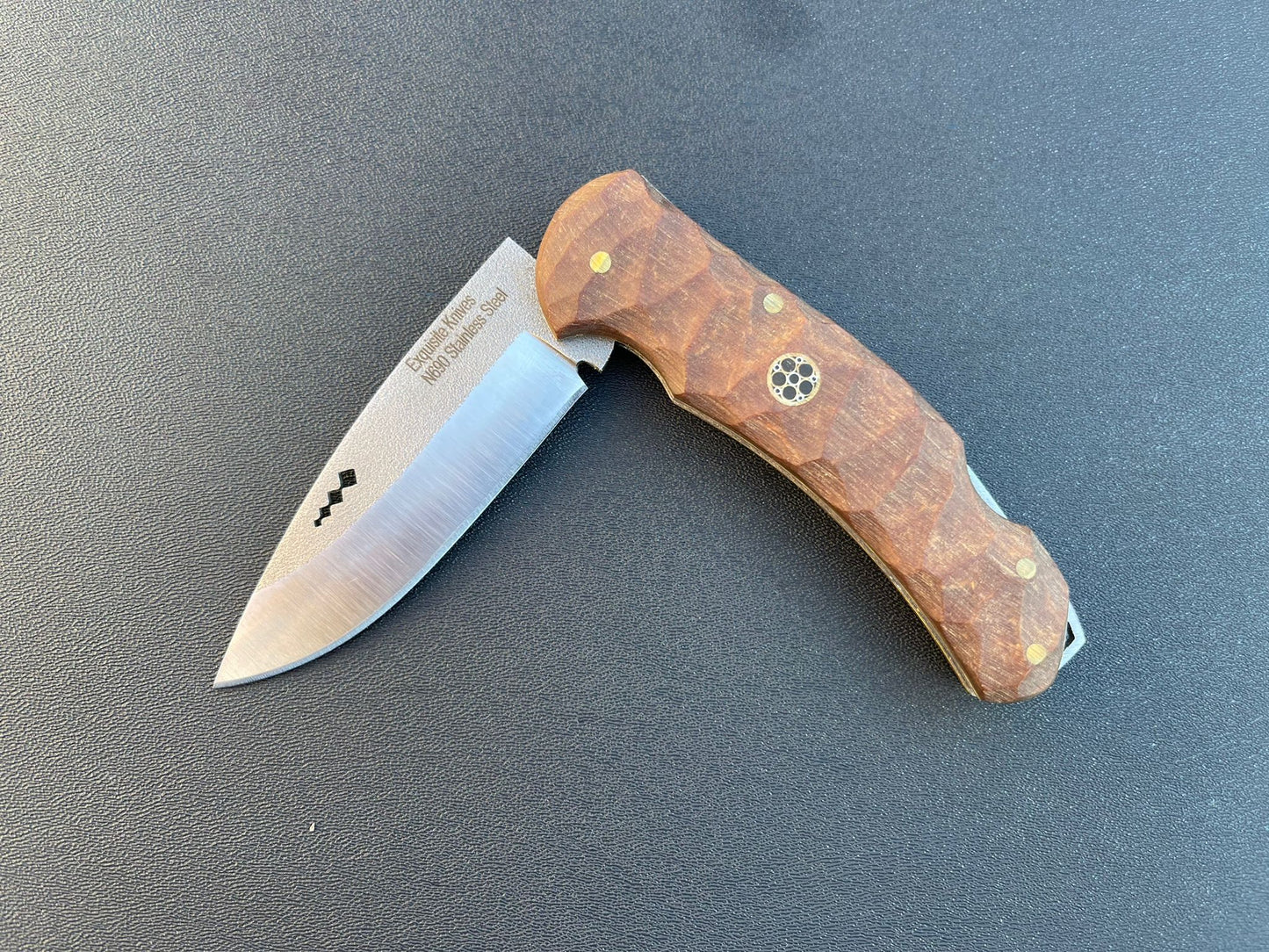 18.5CM ROCK PATTERN HANDLE FOLDING KNIFE